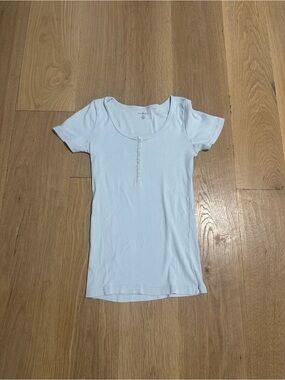 Brandy Melville Classic Scoop Neck Short Sleeve Top - Baby Blue